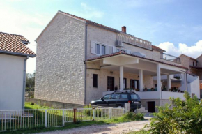 Apartments with a parking space Splitska, Brac - 9657